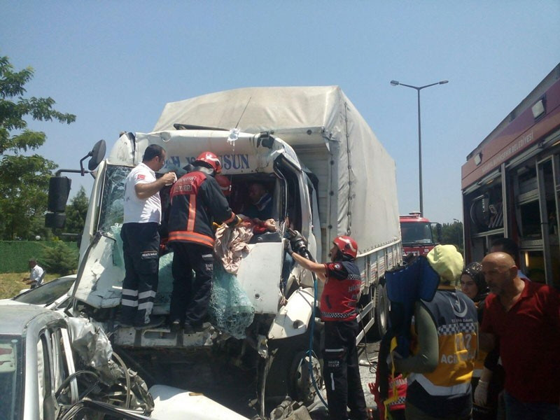 TEM otoyolu savaş alanına döndü adeta can pazarı! - Resim: 1