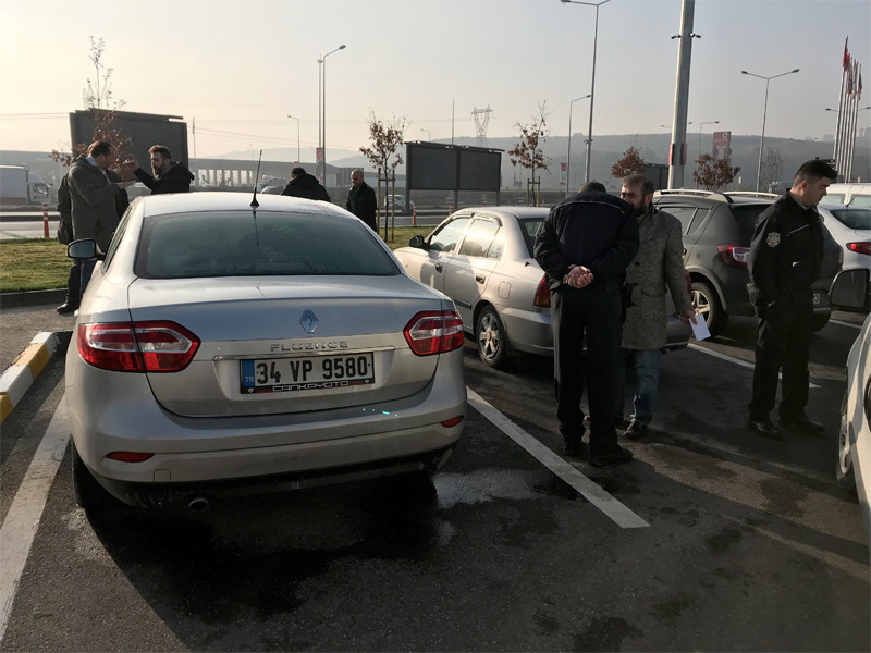 Arabanın arka koltuğunda böyle bulundu - Resim: 1