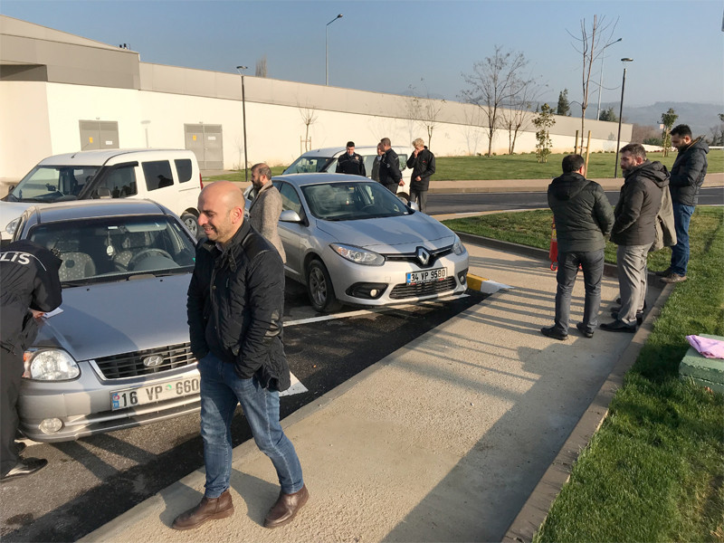 Arabanın arka koltuğunda böyle bulundu - Resim: 3