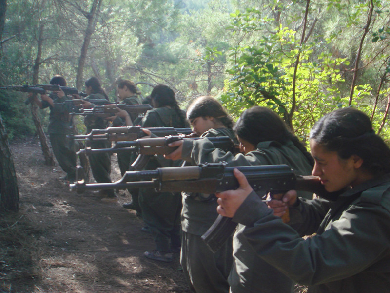 Afrin'de ele geçirilen hafıza kartından çıktı şok fotoğraflar  - Resim: 2