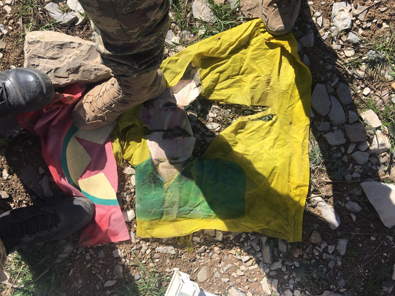 PKK'lı teröristler Şırnak'taki türbeyi bakın ne hale getirmiş! - Resim: 3