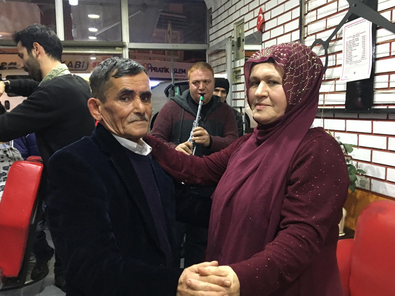 25 yıllık evlilikten sonra boşanan çift, 15 yıl sonra tekrar evlendi - Resim: 1