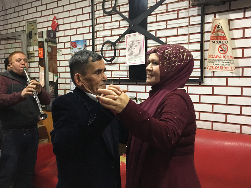 25 yıllık evlilikten sonra boşanan çift, 15 yıl sonra tekrar evlendi - Resim: 2