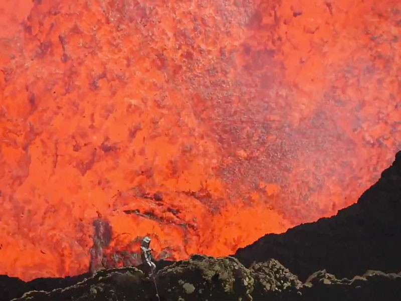 Yanardağın içine inip dehşeti görüntülediler! - Resim: 2