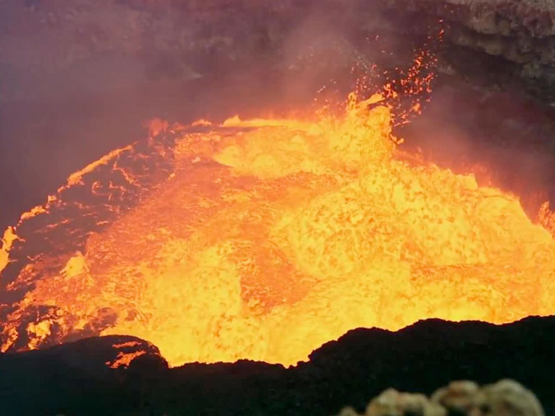 Yanardağın içine inip dehşeti görüntülediler! - Resim: 4