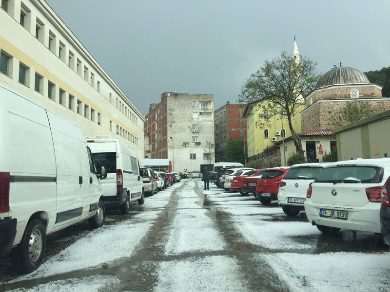 İzmir ve ilçelerini dolu ve hortum vurdu - Resim: 2
