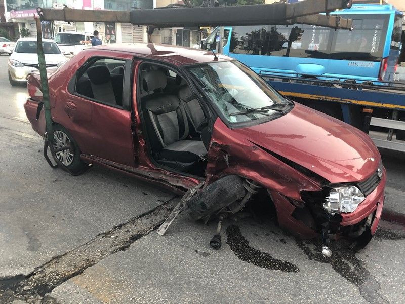 Ankara'da minibüs ile otomobil çarpıştı! Çok sayıda yaralı var - Resim: 1