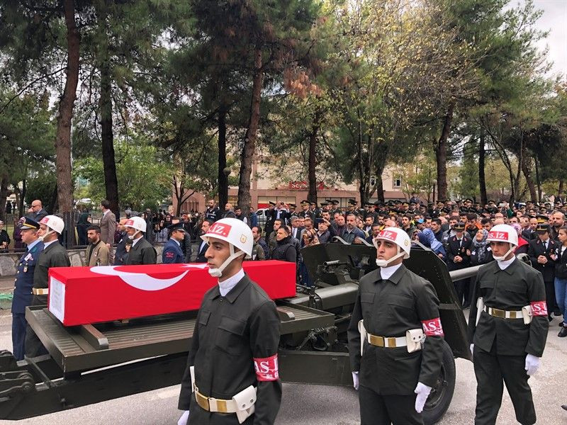 Bursalı şehit gözyaşlarıyla son yolculuğuna uğurlandı - Resim: 2