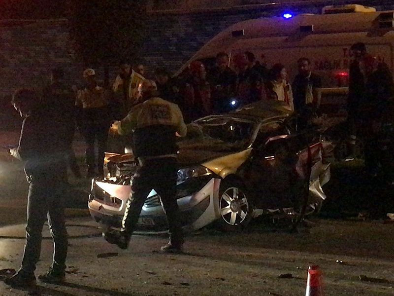 Sakarya'da 3 kişinin öldüğü 7 kişinin yaralandığı kaza anı kamerada - Resim: 3