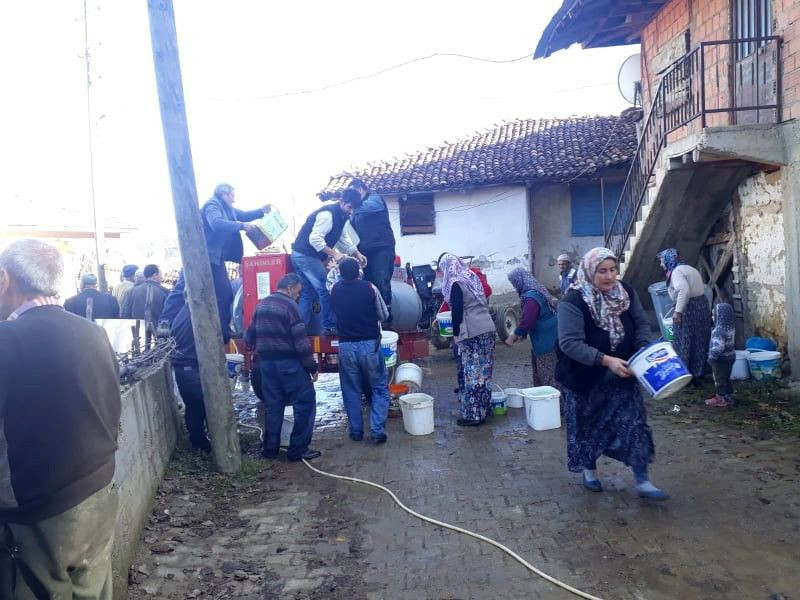 Bir hafta içinde hem eşini hem evini kaybetti! 78 yaşında yarı felç sokakta kaldı - Resim: 4