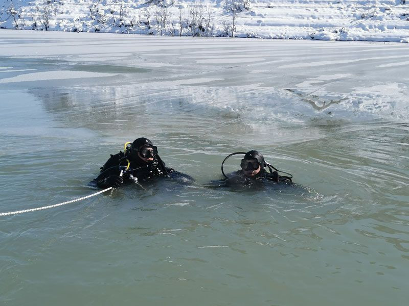 Kayıp Gülistan Doku'yu buz tutan baraj gölünde aradılar - Resim: 4
