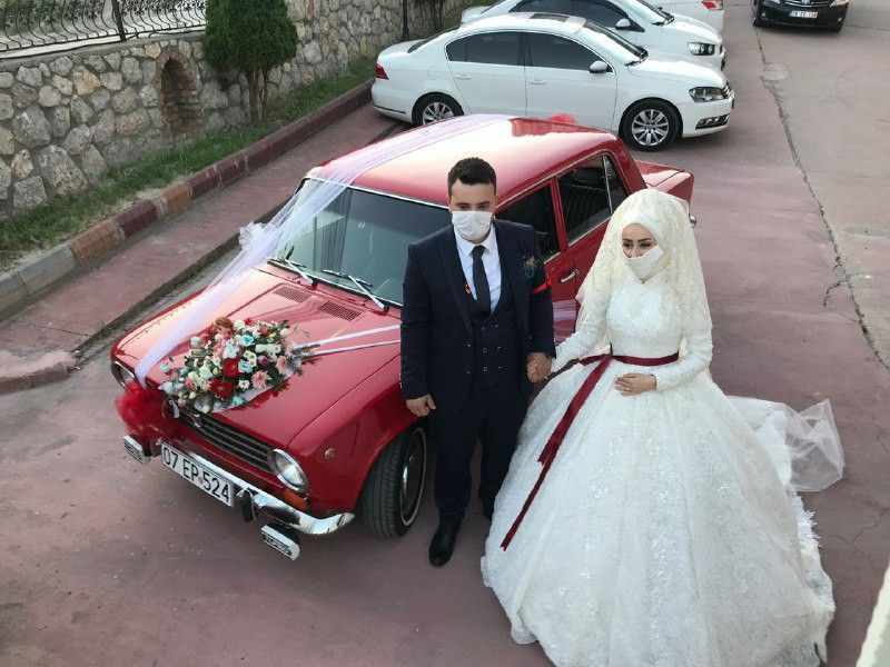 Karabük'te damat klasik otomobilini yıpranmasın diye çekiciye yükleyip kız almaya gitti - Resim: 2