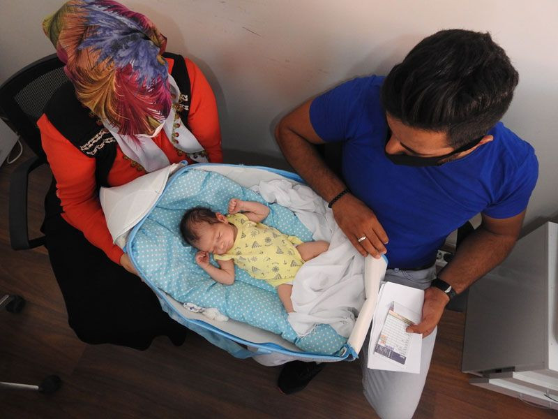 Gaziantep’te bebeğin altını değiştirmek için açan kadın dona kaldı - Resim: 1