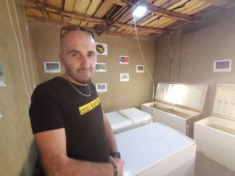 Bilecik'te herkesi şaşırtan hobi! Eski buzdolaplarını atmak yerine bakın ne yapıyor - Resim: 1