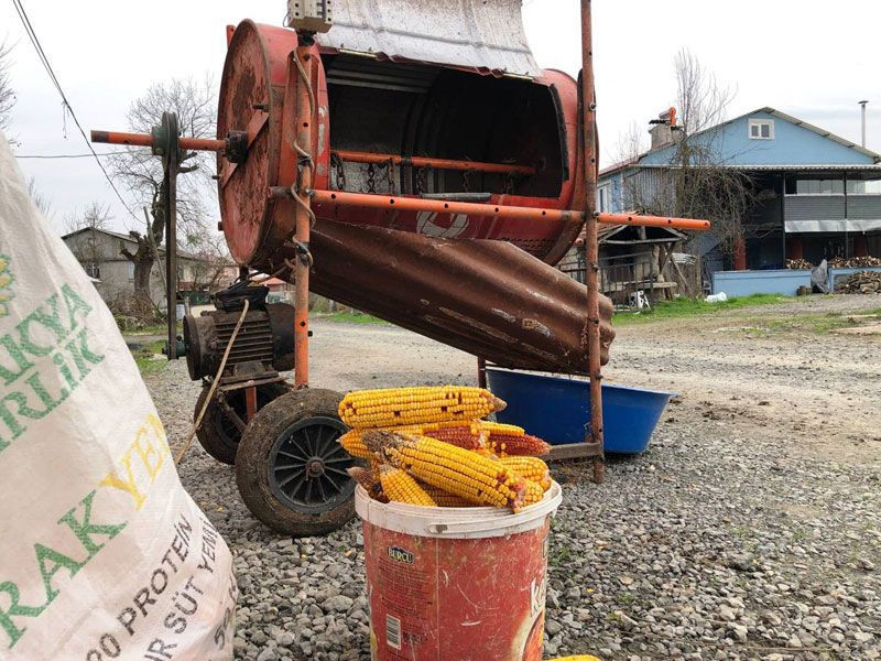Sakaryalı çiftçi pahalı gelince kendi makinesini yaptı annesi dertten kurtuldu 100 liraya mal etti - Resim: 4