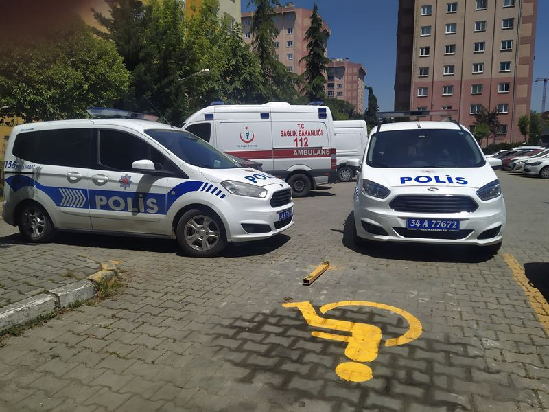 İstanbul'da annesini satırla öldürüp kafasını kesti: Tencereye koyup... - Resim: 1