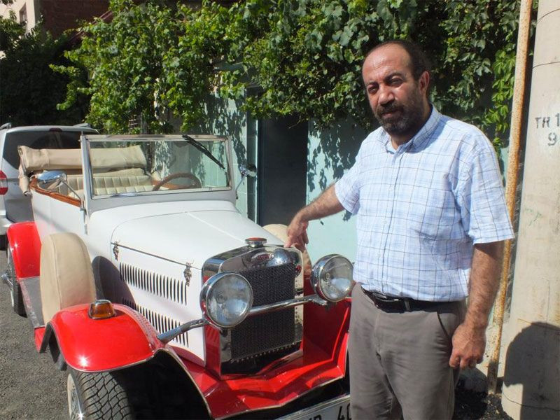 92 yaşındaki arabasına gözü gibi bakıyor 600 bin liralık teklife rağmen satmadı - Resim: 3