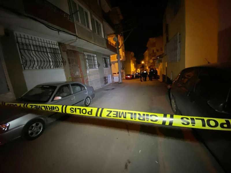 Çocuklarının gözü önünde karısını bıçaklayarak öldürdükten sonra evi ateşe verdi - Resim: 3