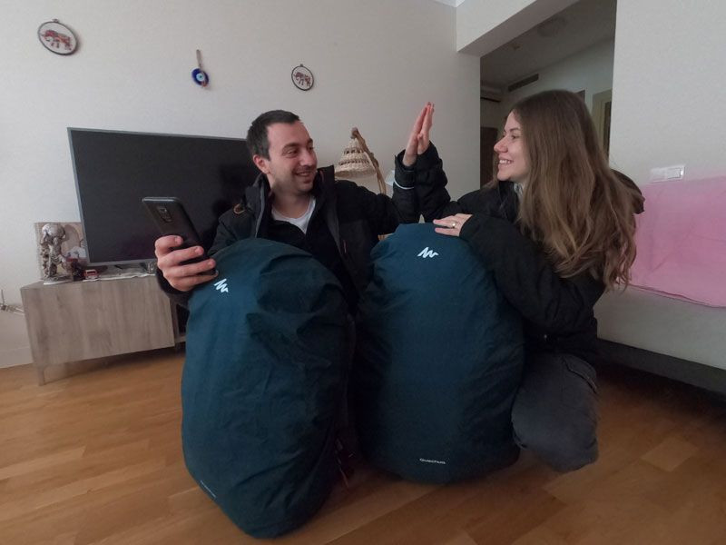 Genç evli çift ASELSAN'dan istifa etti nedeni şaşırttı birikimlerini ve arabalarını satıp... - Resim: 2