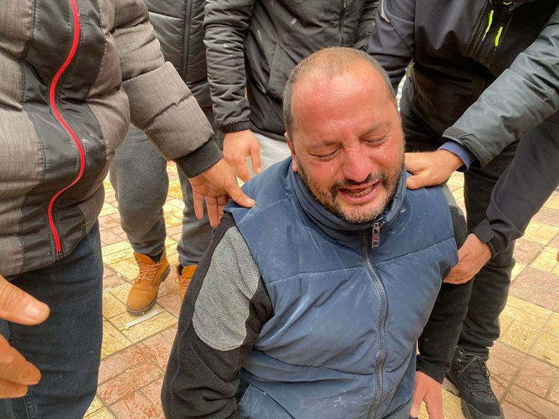 2 yeğeni enkaz altında kalan dayı sinir krizi geçirdi kimse onu sakinleştiremedi - Resim: 3