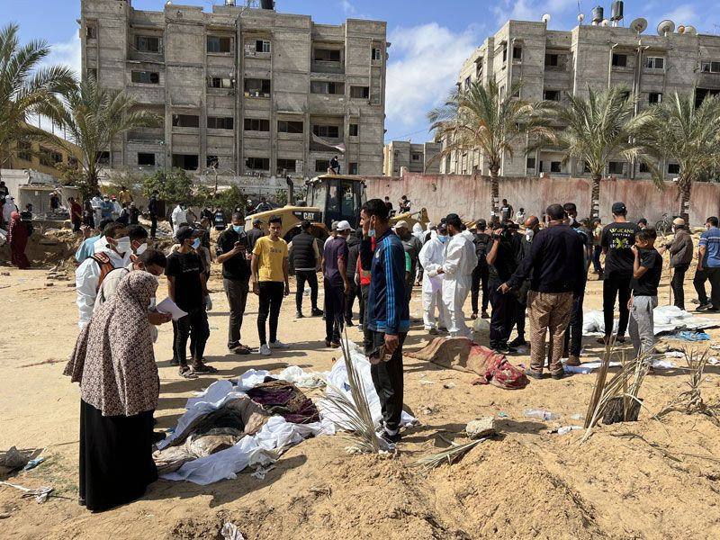 İsrail çekildi toplu mezarlar bulundu cesetleri gören Filistinliler dehşete düştü - Resim: 2