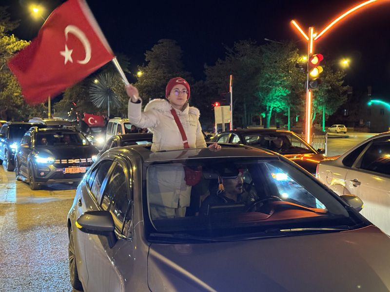 A Milli Takım'ın zaferi Türkiye'de büyük coşkuyla kutlandı - Resim: 2