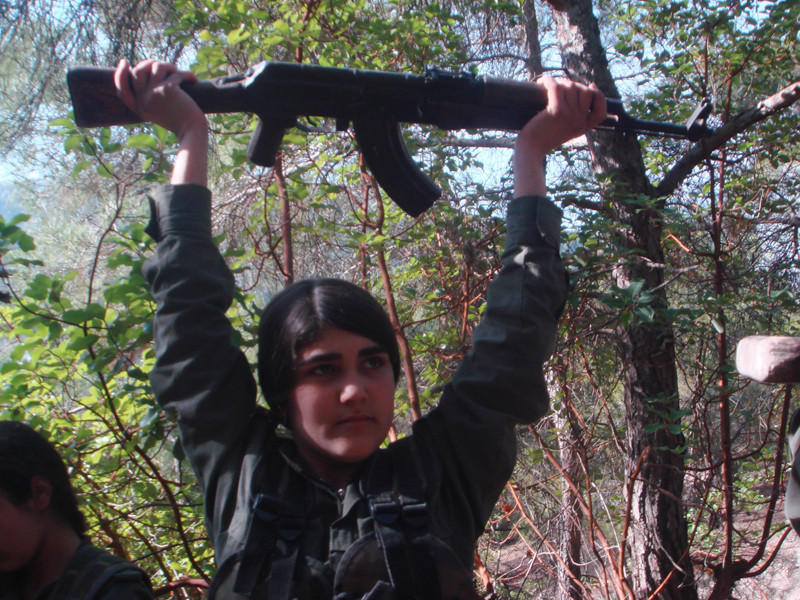 Bu fotoğraftaki kızların hepsi öldürüldü! PKK'nın kirli oyunu... - Resim: 5