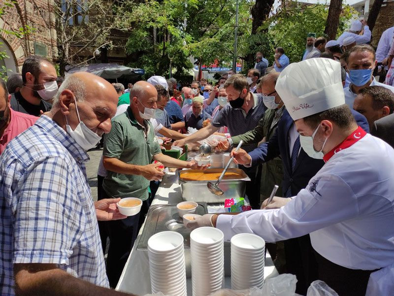 Bursa'da senede bir defa pişiyor içmek için uzak yollardan geliyorlar - Resim: 2