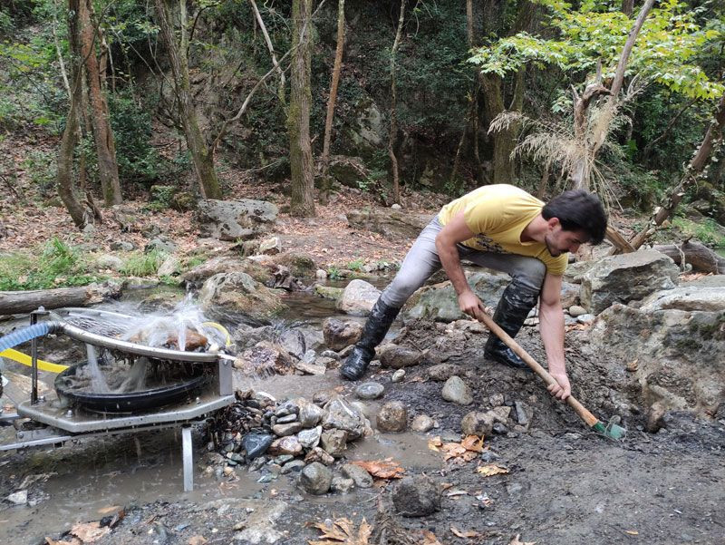 Bursa derelerinden altın çıkarıyor 6 yılda yarım kilo altın topladı - Resim: 4