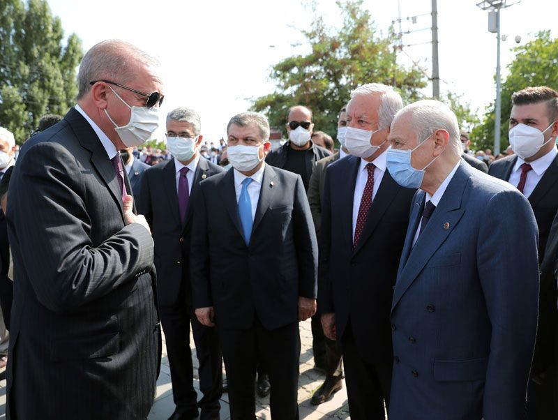 Erdoğan ve Bahçeli Ahlat'ta Selçuklu mezarlığında böyle görüntülendi - Resim: 1