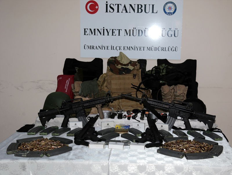 FETÖ'cü eski SAT komandosunun evinden çıkanlara bakın! - Resim: 3