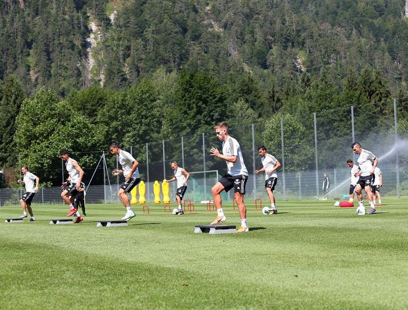 Beşiktaş antrenmanlara devam ediyor - Resim: 2