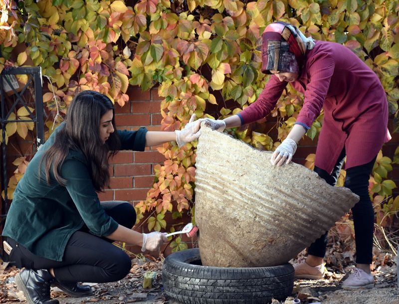 Çiftçi tarlasını sürerken tarihi bir küp buldu jandarmayı aradı - Resim: 1