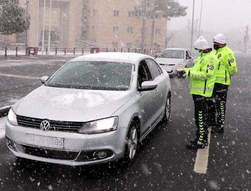Kayseri'de nisan karı kar kalınlığı 10 santimetreye yaklaştı - Resim: 2