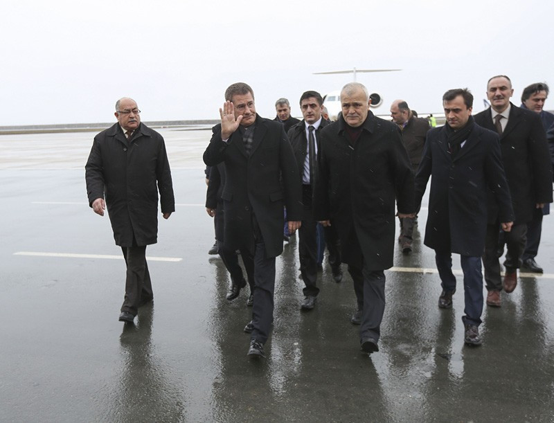 Eski bakan şehit cenazesinde gözyaşlarına boğuldu! - Resim: 2