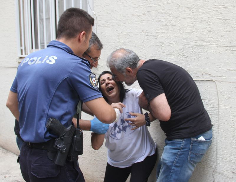İntihar eden oğlunun ardından feryat eden anne yürekleri dağladı - Resim: 3