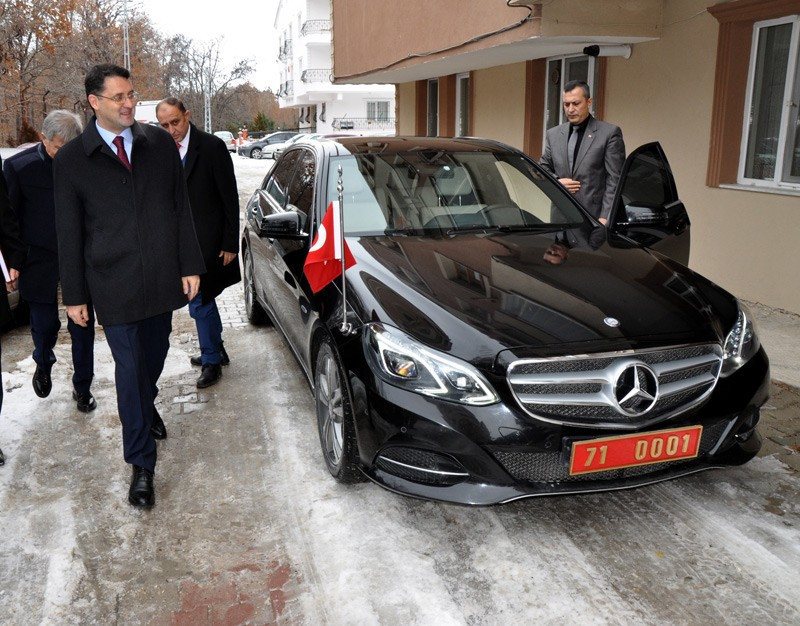 Validen makam aracı isteyen öğrencinin esprisi gerçek oldu - Resim: 2