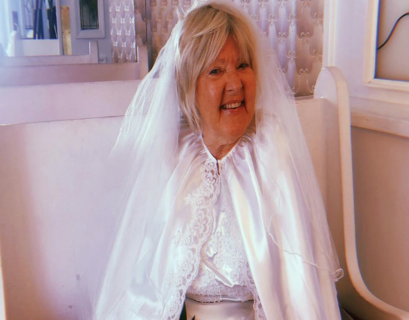 En yakın arkadaşının annesiyle evlenen ünlü fenomen kötü haberi duyurdu - Resim: 2