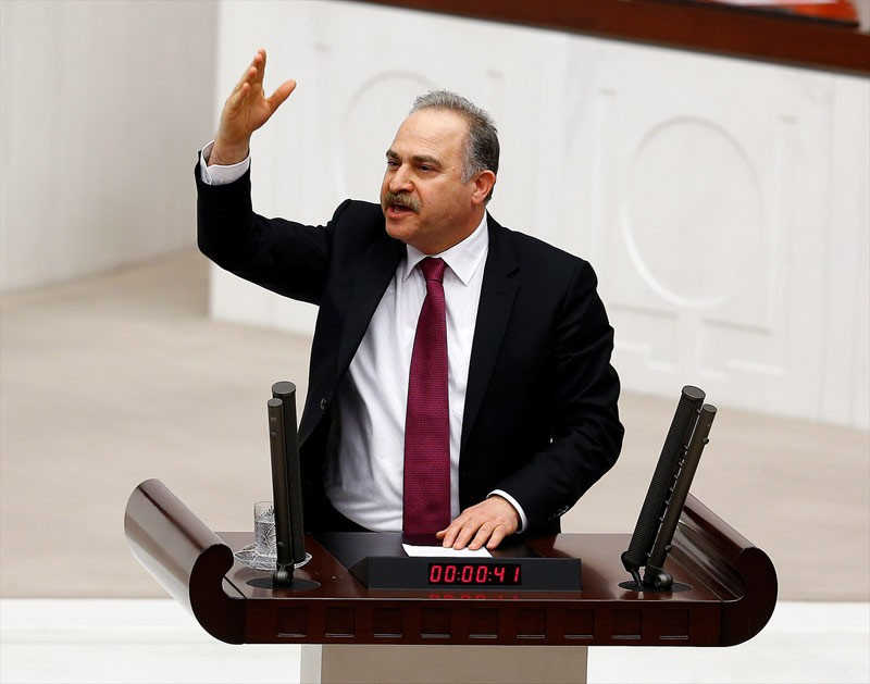 El hareketi yapınca Meclis'te o anlar - Resim: 3