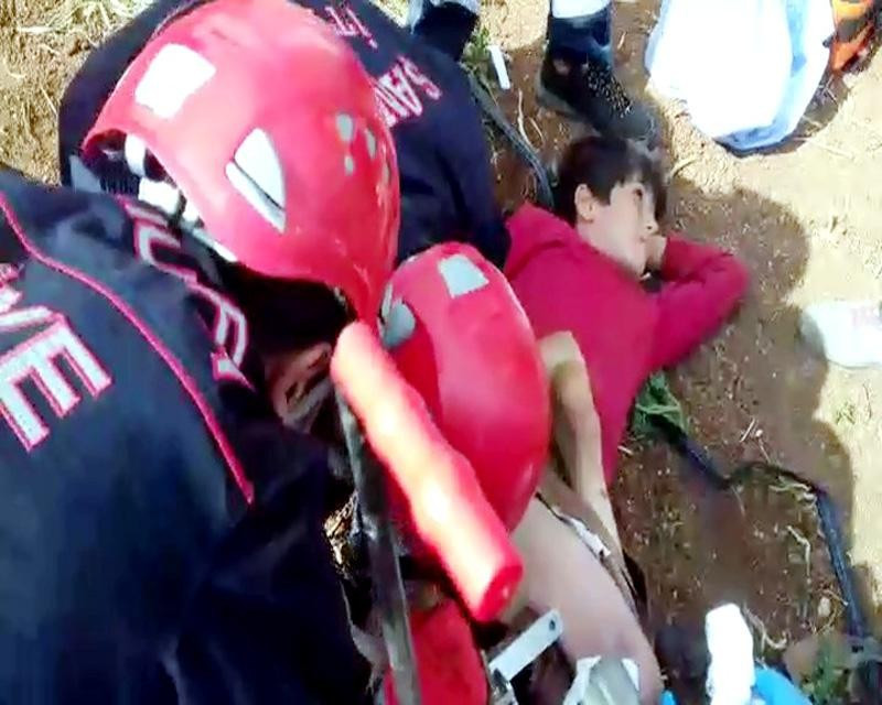 9 yaşındaki çocuk, ayaklarını çapa makinesine kaptırdı! - Resim: 1