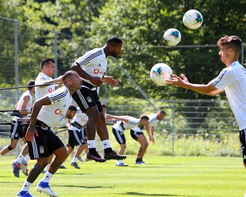 Beşiktaş antrenmanlara devam ediyor - Resim: 1