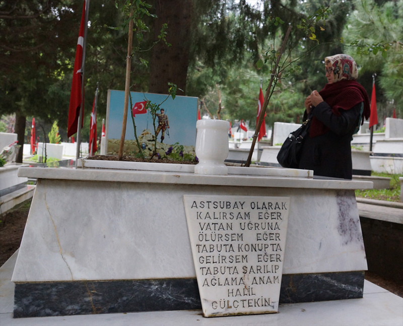 Şehit oğluna Afrin'deki kahramanlıkları anlatıyor - Resim: 3