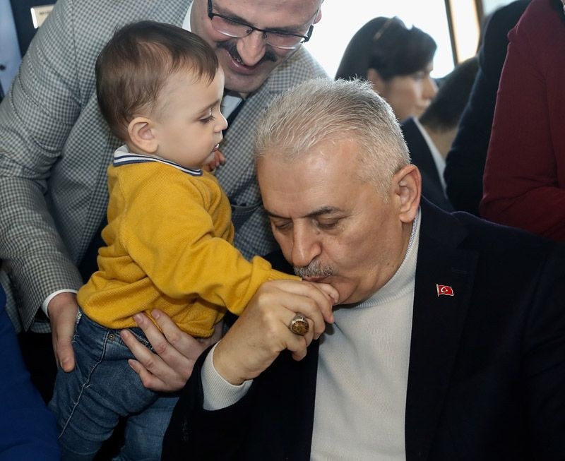 Binali Yıldırım Üsküdar'da hemşehrileriyle bir araya geldi - Resim: 1