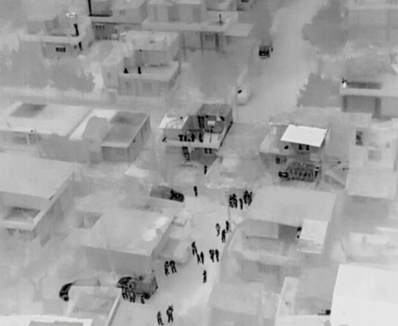 Dolabın içine yapılmış gizli bölmeden bakın ne çıktı! - Resim: 2