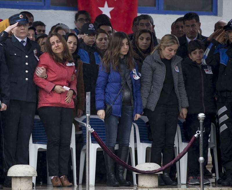 Gözyaşları sel oldu Ankara'daki saldırıda ölenler böyle uğurlandı - Resim: 3