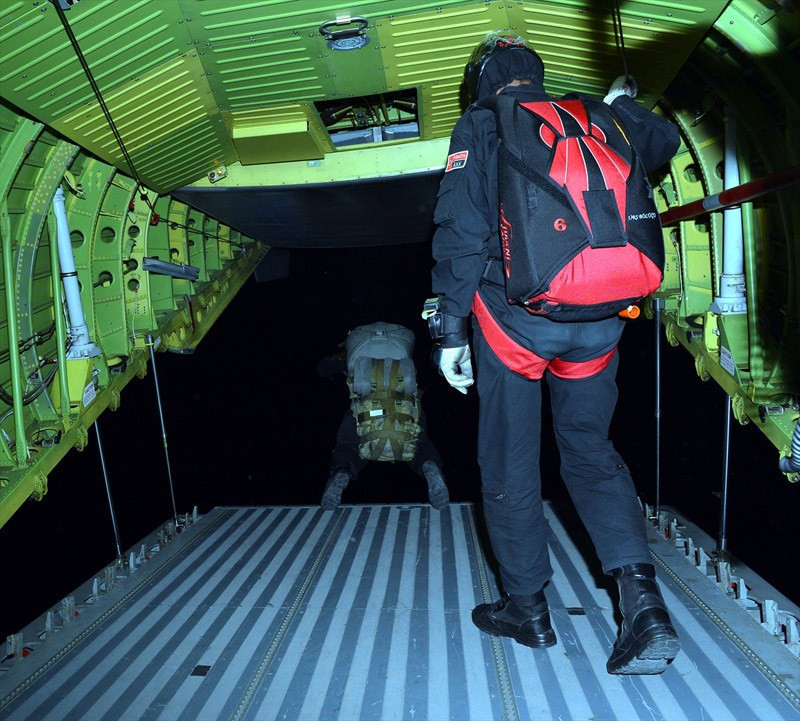 8 kişilik komando timi gece yarısı sızdı - Resim: 3