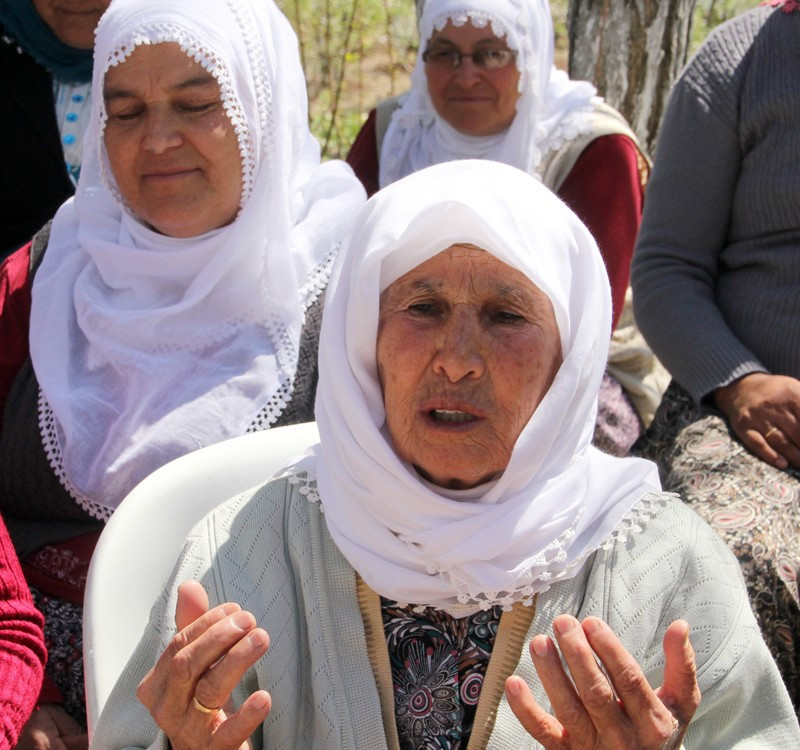 Köyde evlenecek kız kalmayınca... Erdoğan'a söz verdiler - Resim: 4