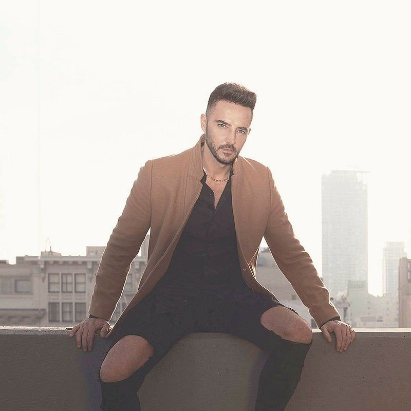 Gökhan Özen'den kötü haber evinde kalp krizi geçirdi! Ünlü şarkıcının son durumu - Resim: 2