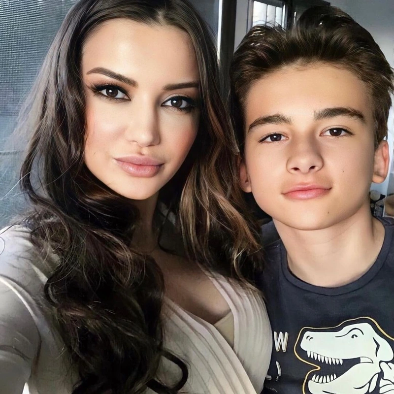 Bu kez gelen itiraflar değil kendisi şoke etti! Esra Ezmeci'nin hamilelik pozu olay oldu - Resim: 2