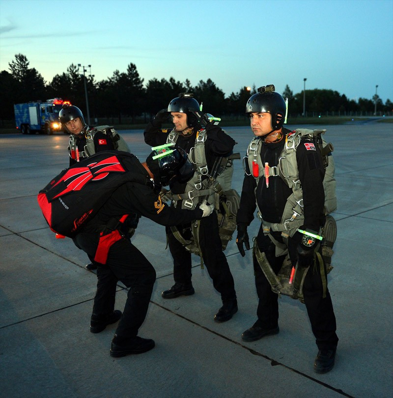 8 kişilik komando timi gece yarısı sızdı - Resim: 4